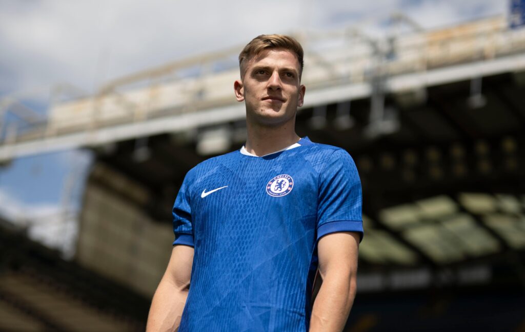 Liam-Delap-CHelsea-hero-shot